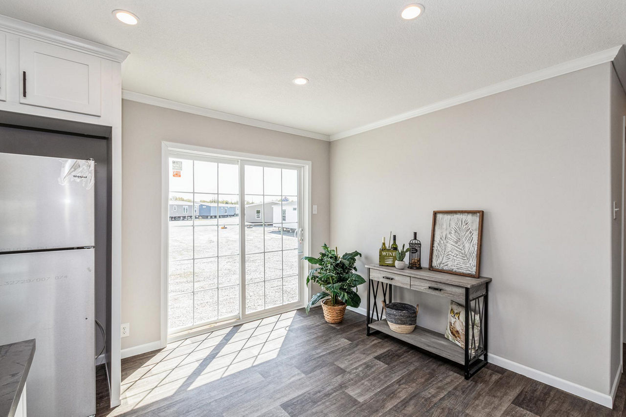 Champion Homes Dresden - Pursuit dining room