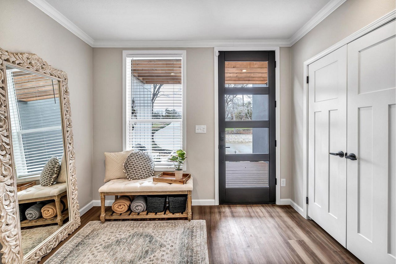 Champion Homes Texas Genesis Olivia entrance hallway