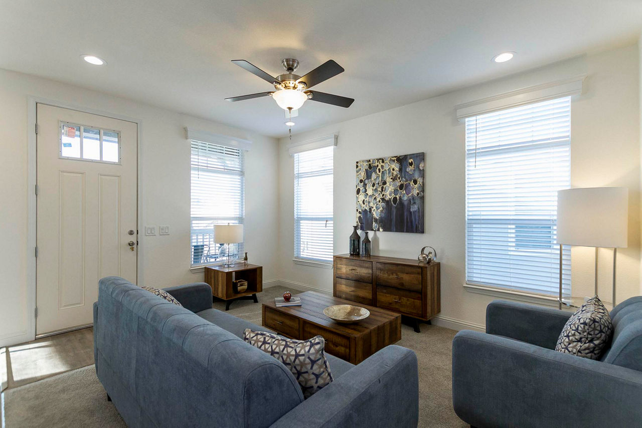 Creekside Manor 3563D living room 2