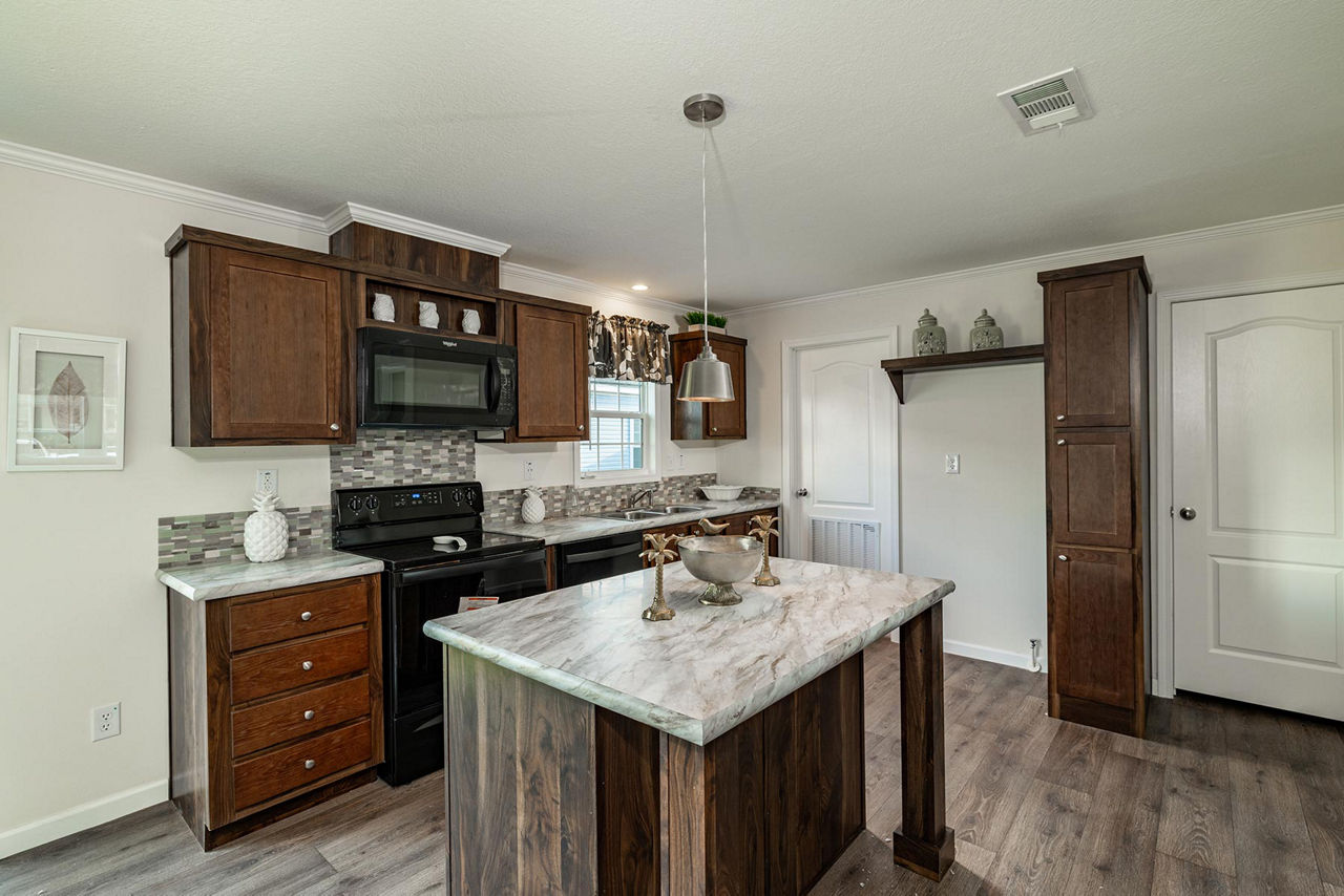 Crestpointe-H4684A--Kitchen-2