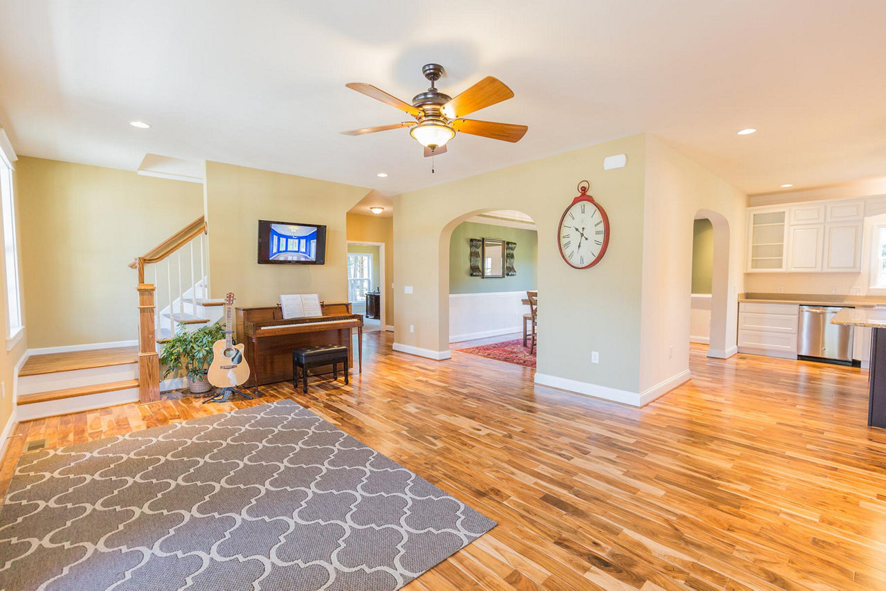 Crestwood 3A living room