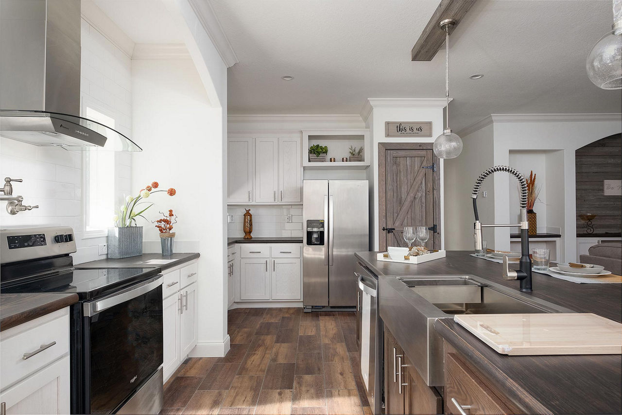 Cypress-Manor-5644A-Kitchen-2