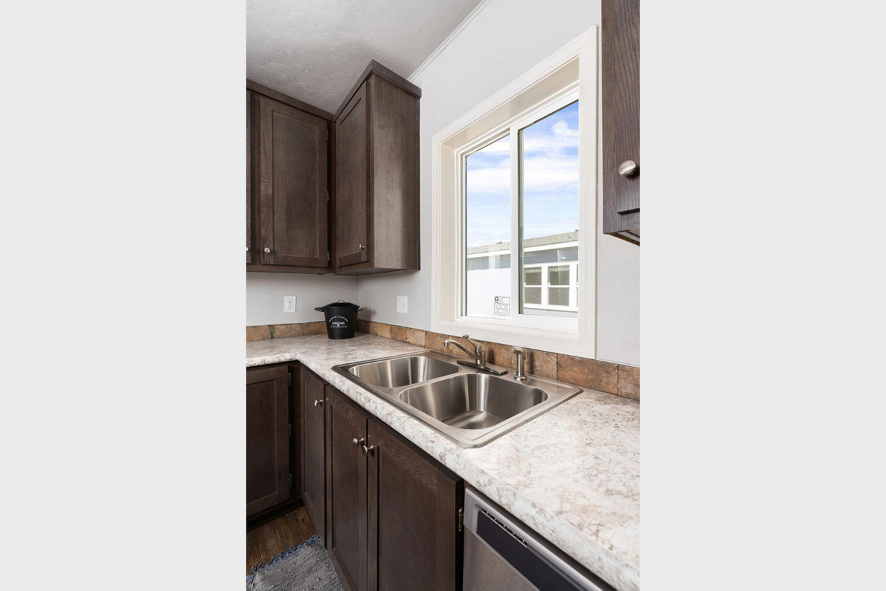 Dreamworks-4563B-Kitchen-8