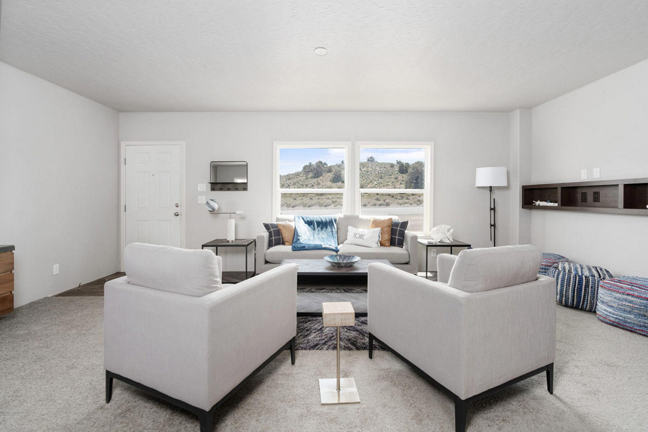 Dreamworks-4563B-Living-Room-2