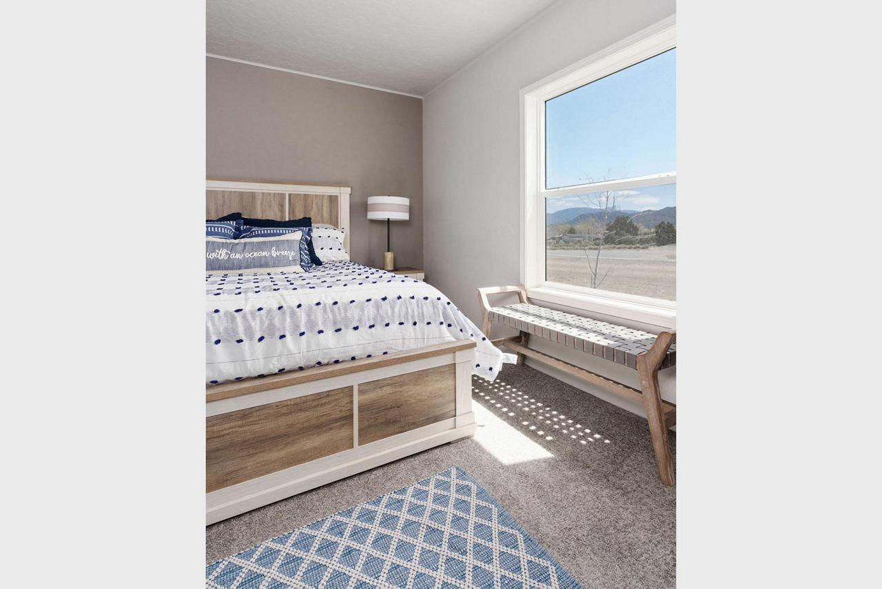 Dreamworks-4563B-Primary-Bedroom-4