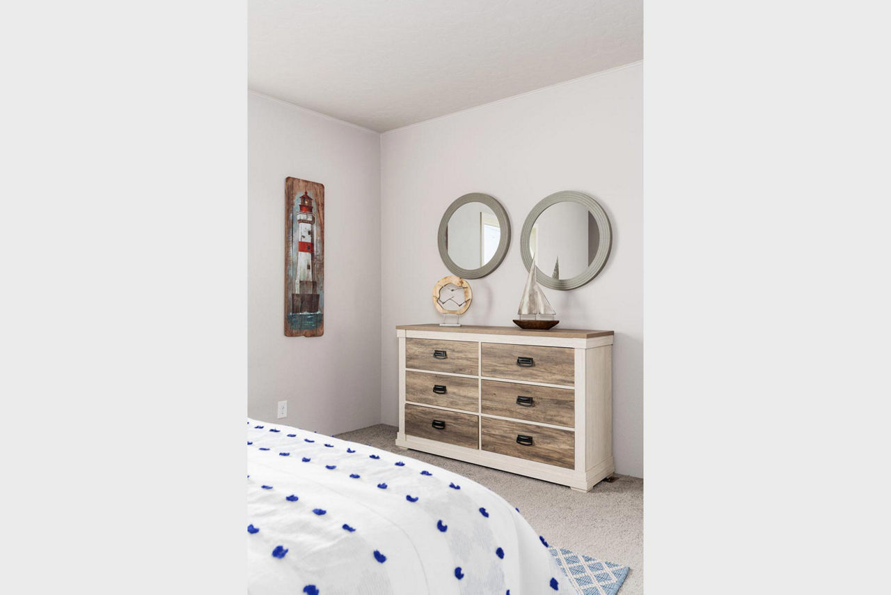 Dreamworks-4563B-Primary-Bedroom-6