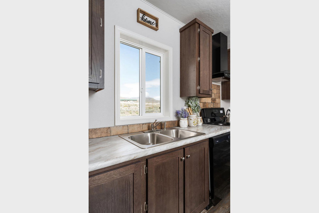 Dreamworks-4603F-Kitchen-8