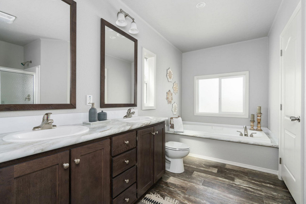 Dreamworks-4603F-Primary-Bath-1