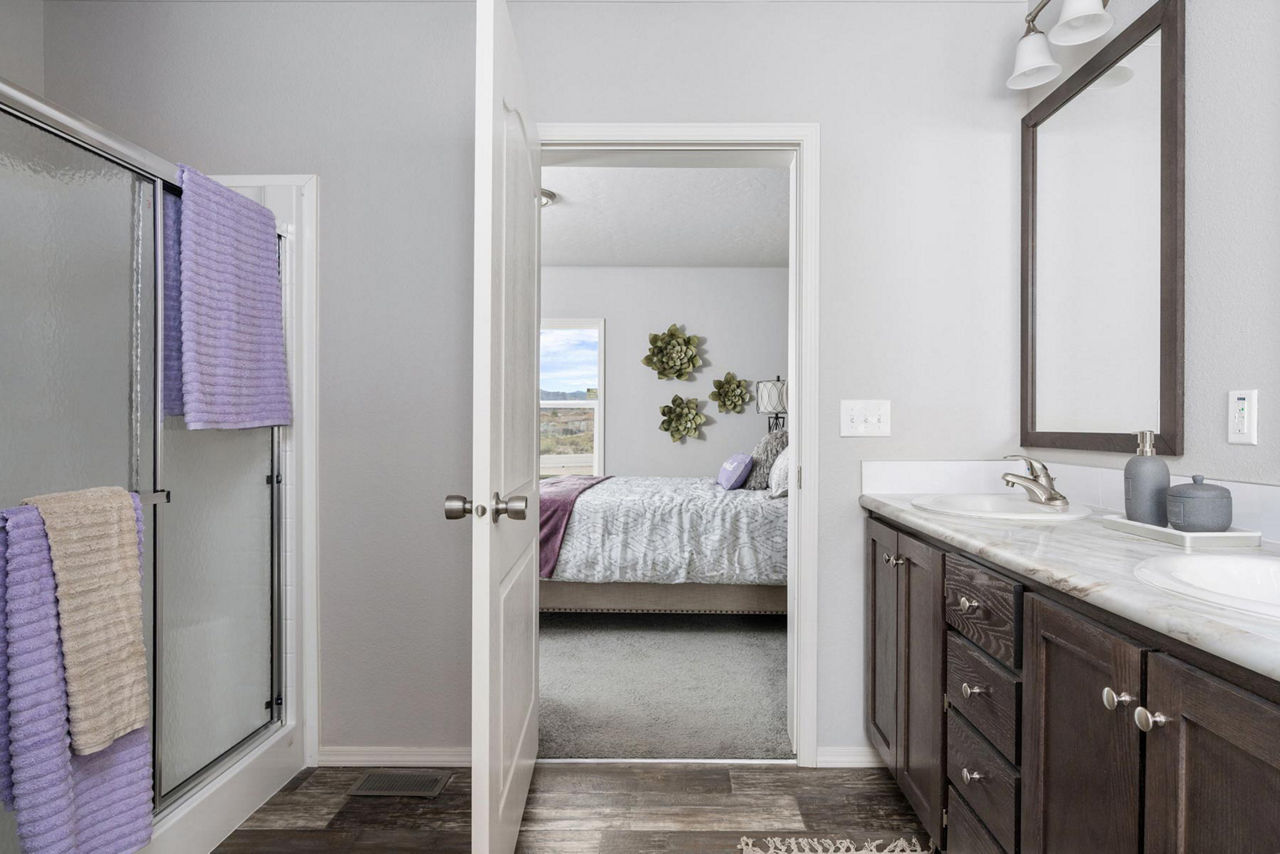 Dreamworks-4603F-Primary-Bath-2