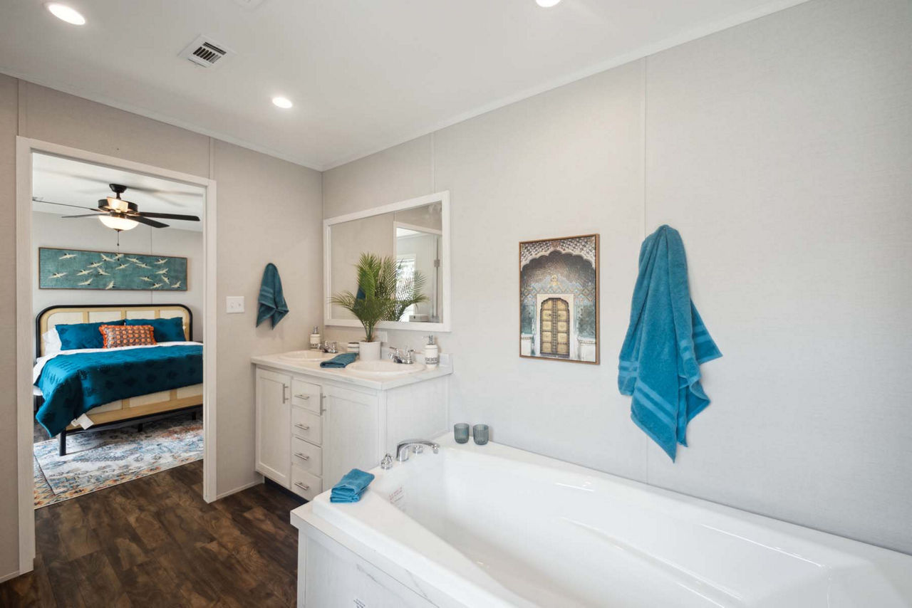 EK2856A-Primary-Bath-3