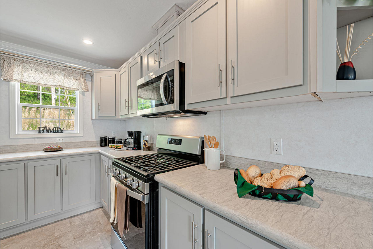 Essential-A25211-Kitchen-4-claysburg