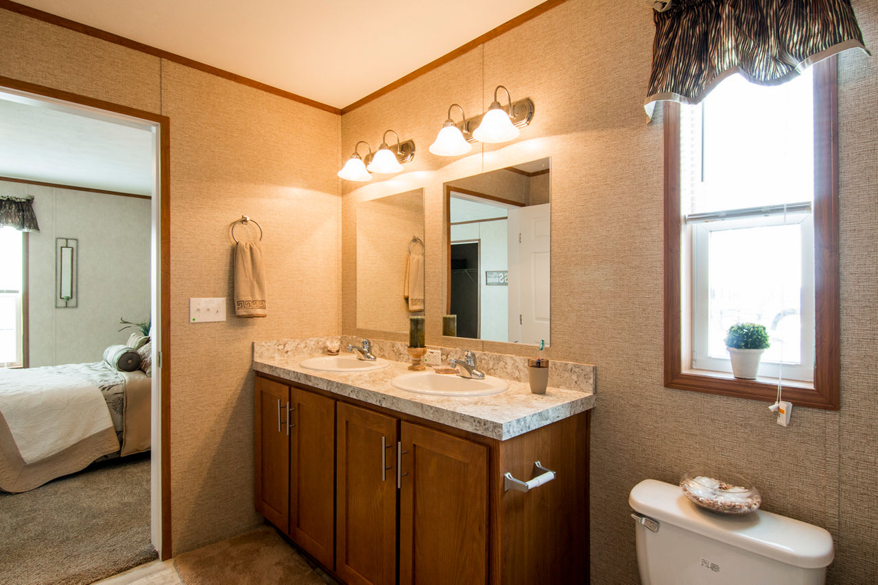 Essentials A25207 master bathroom 2