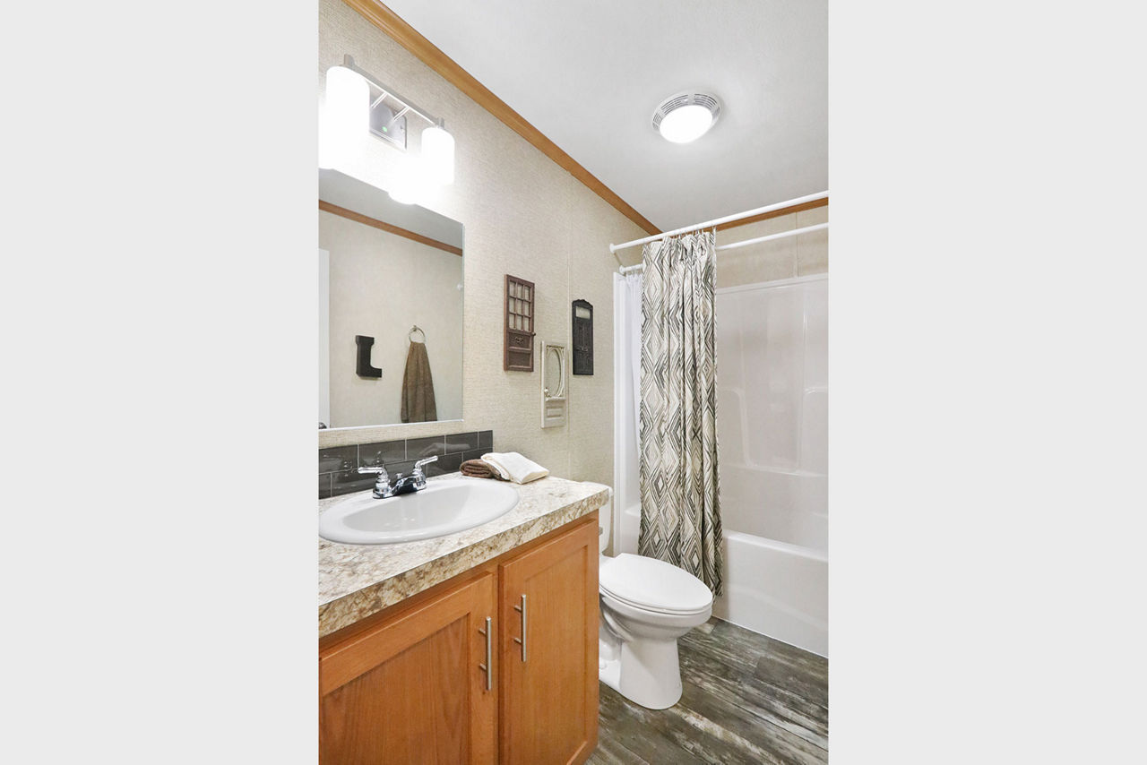 Essentials-A25216-bath-3