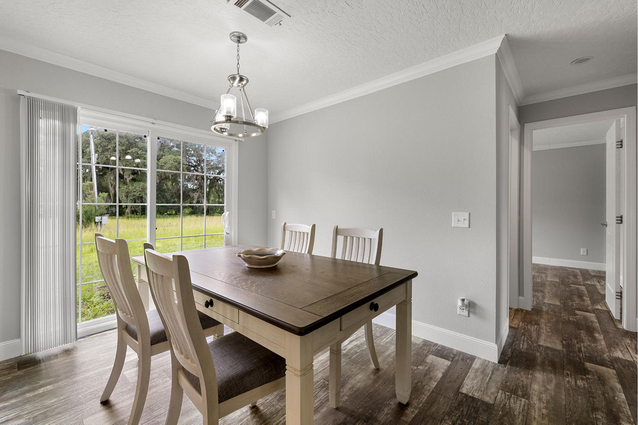 Freedom-2856497-Dining-Room-1