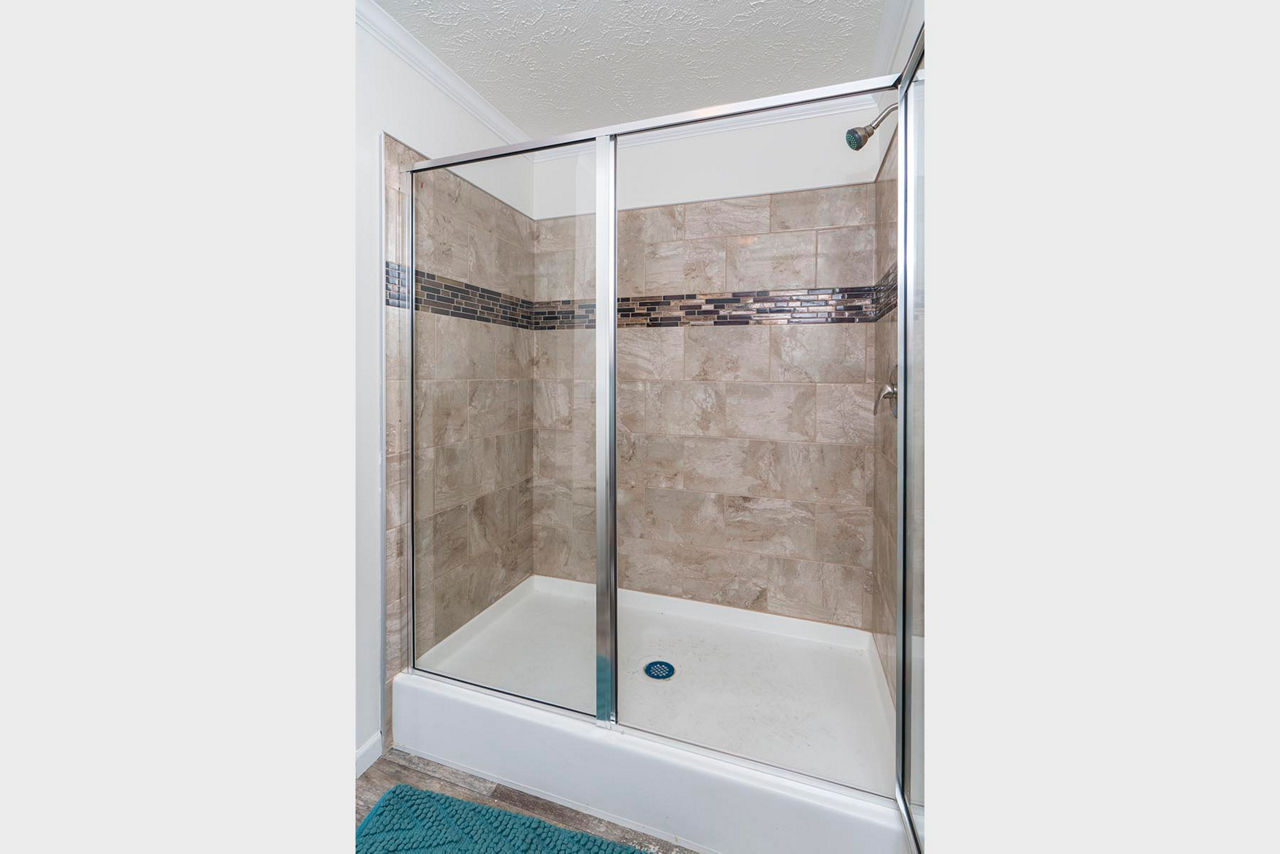 Garner DE-3975 master bath shower