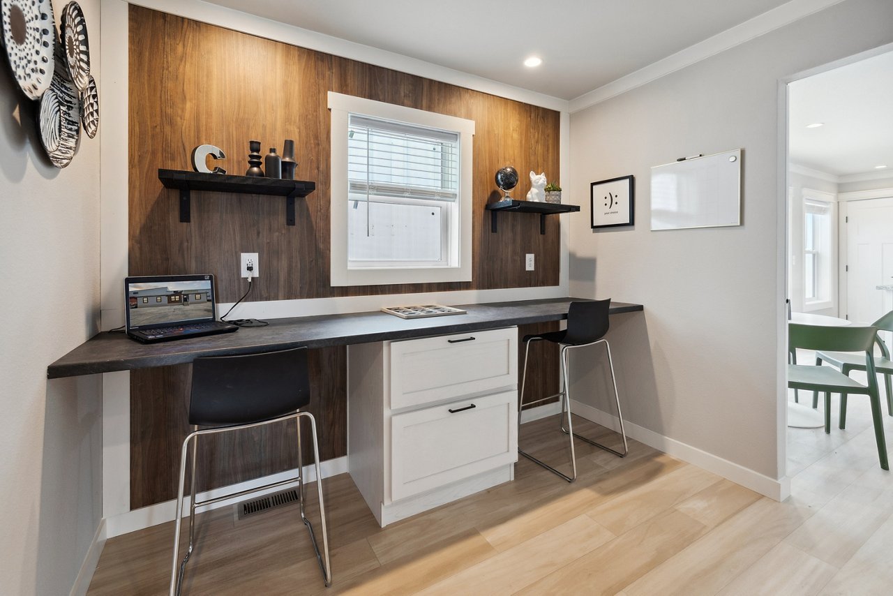 Kritzer Desk