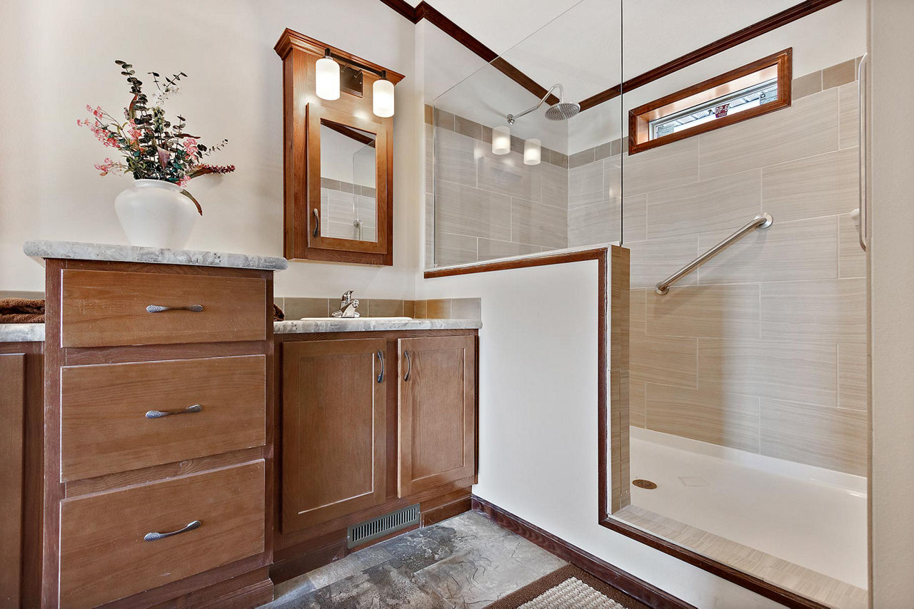 Lexington-A243-Master-Bath-2