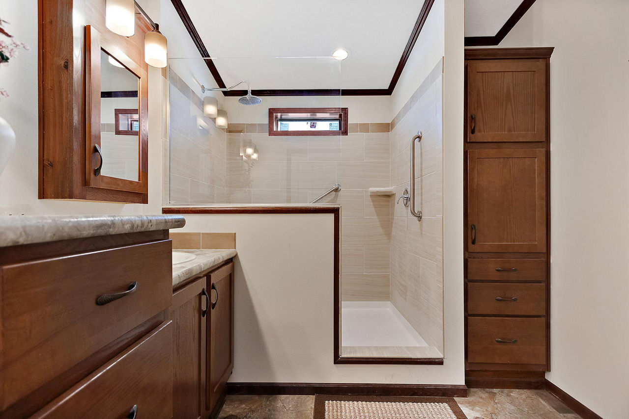 Lexington-A243-Master-Bath-4