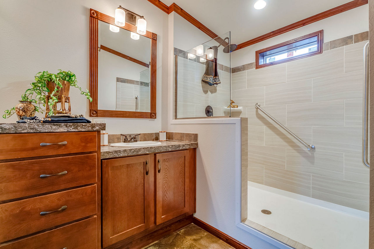 Lexington-A260-master-bath-3