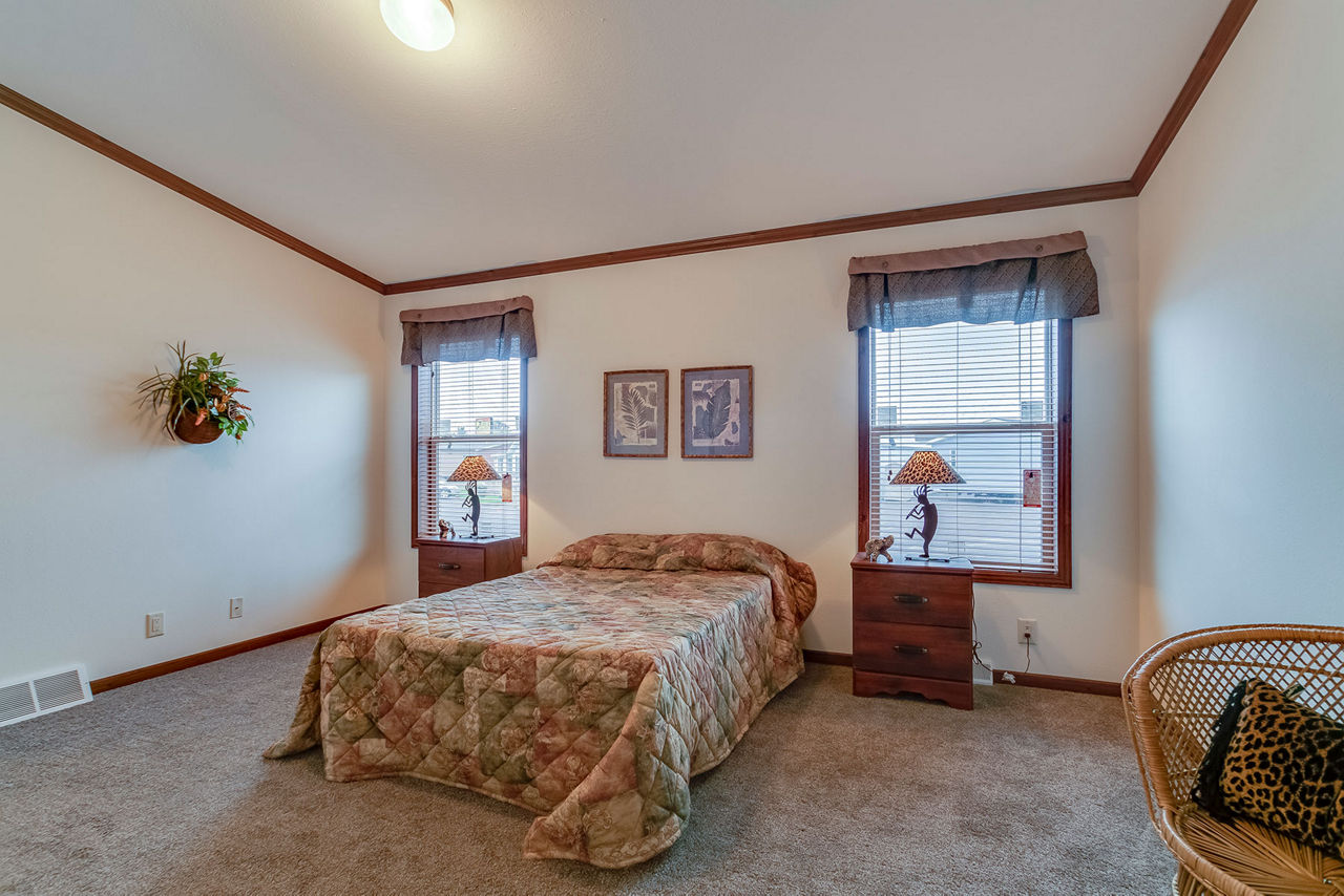 Lexington-A260-master-bedroom-2