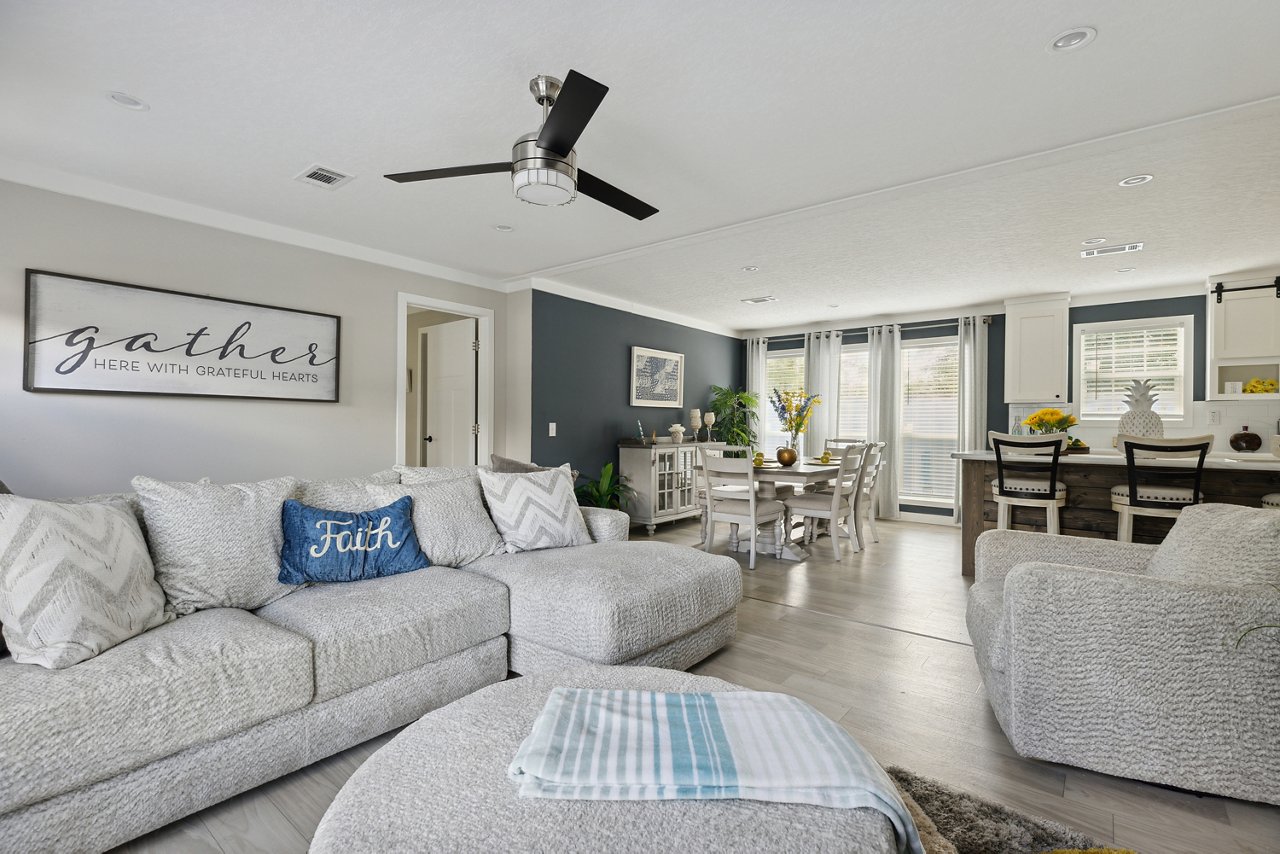 Liberty 2860459 Living Room