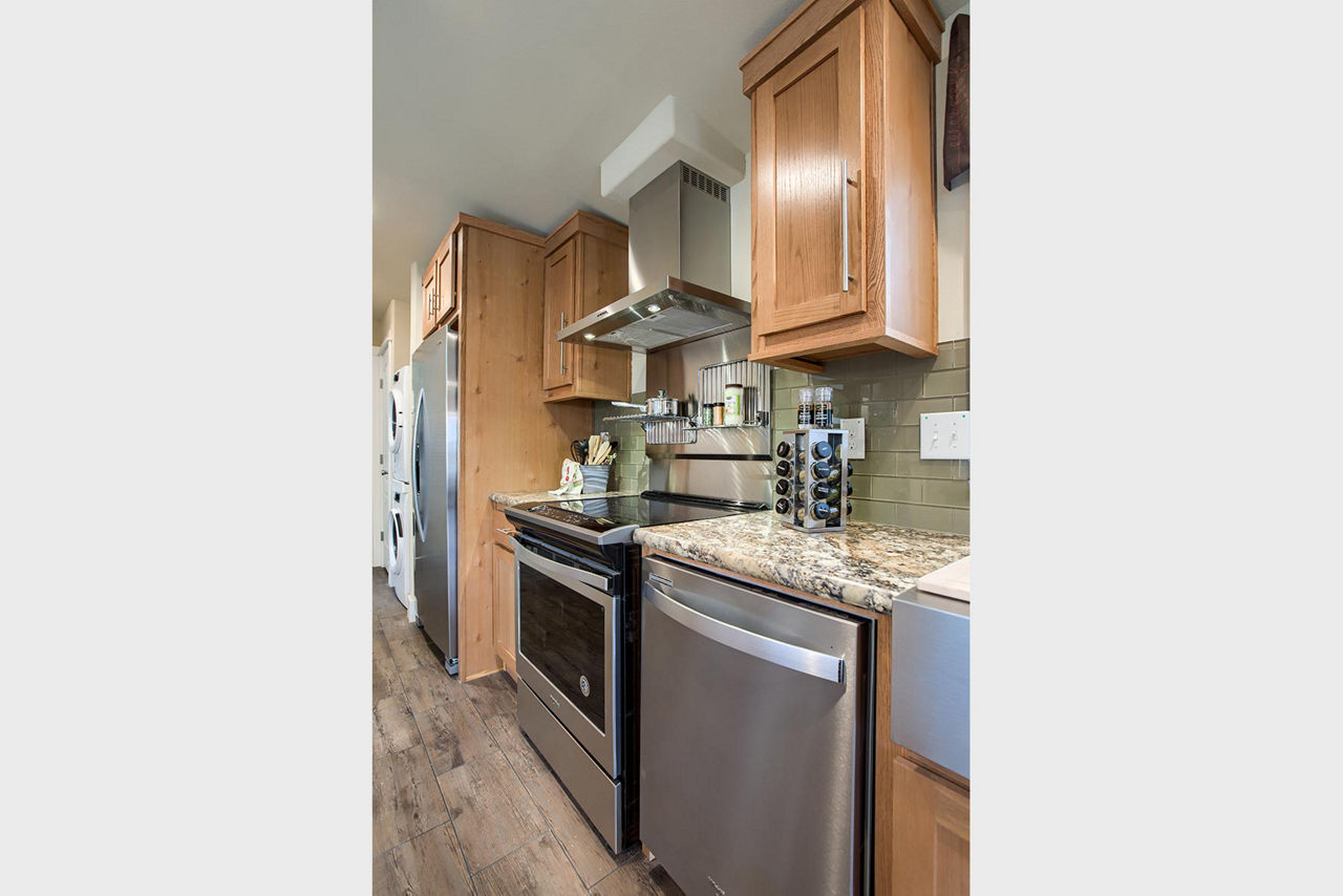 Look-Out-Lodge-SG55-Kitchen-6