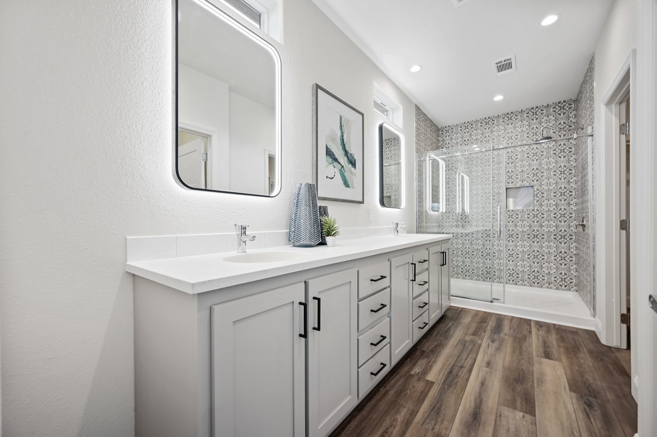 Mammoth Park - Primary Bath 1