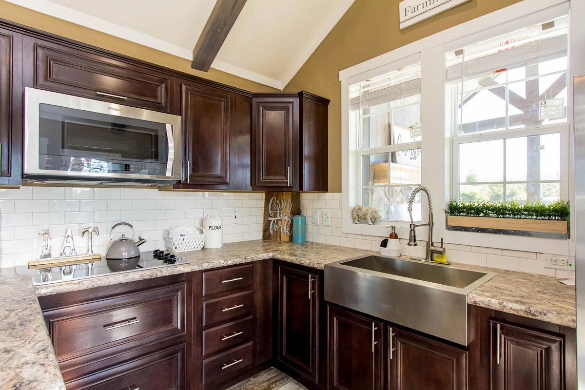 APS-523: Model 523 kitchen 1