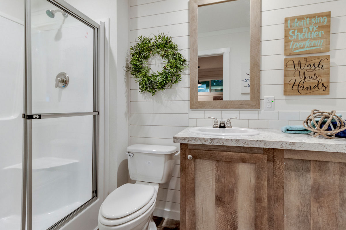APX-122: Model 122 bath 3
