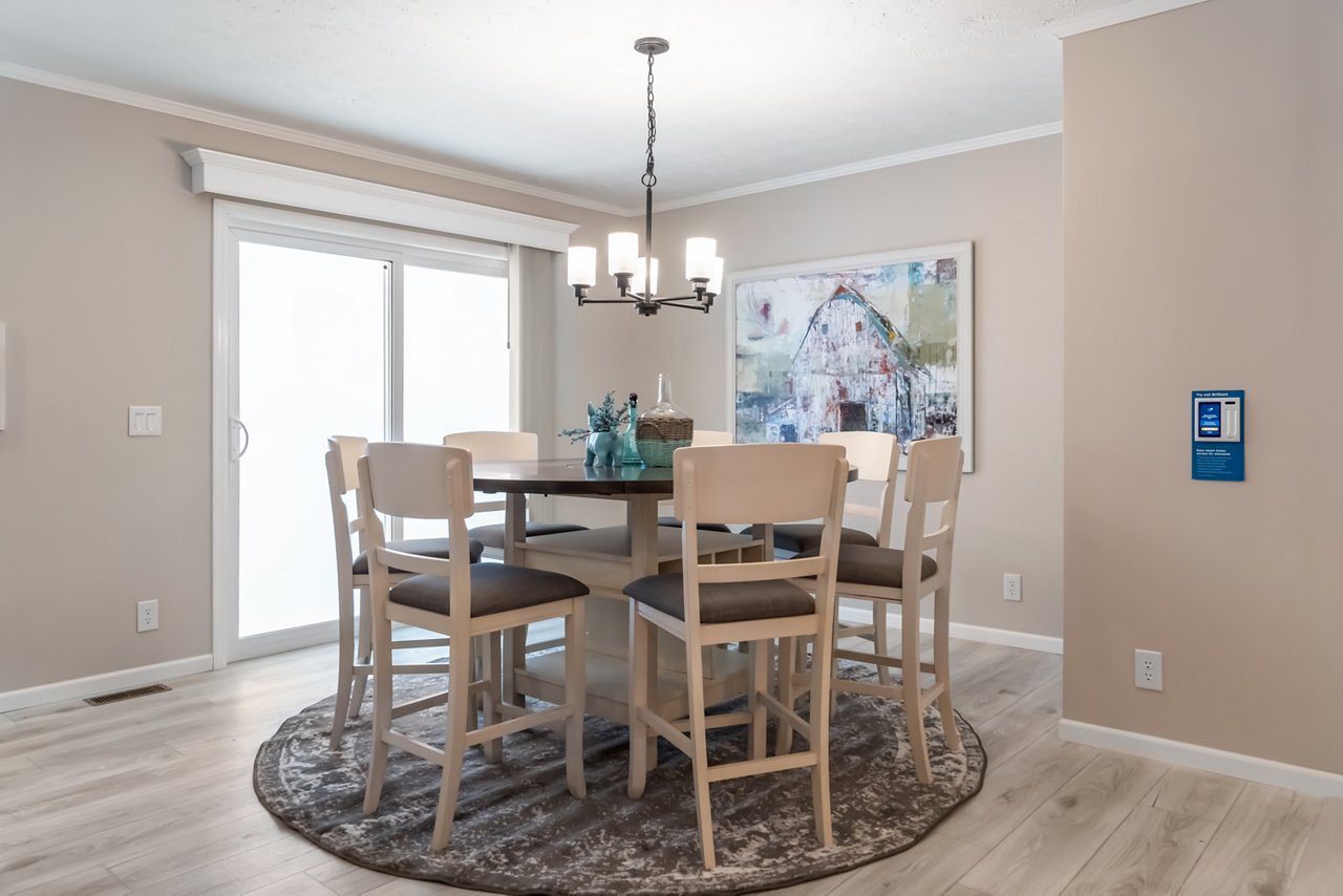 N611B Dining
