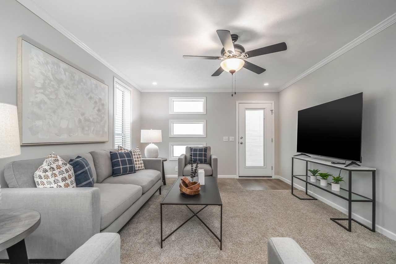 N621 Living Room