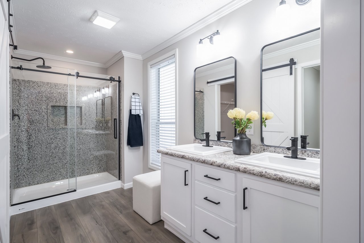 N621 Primary Bath 1