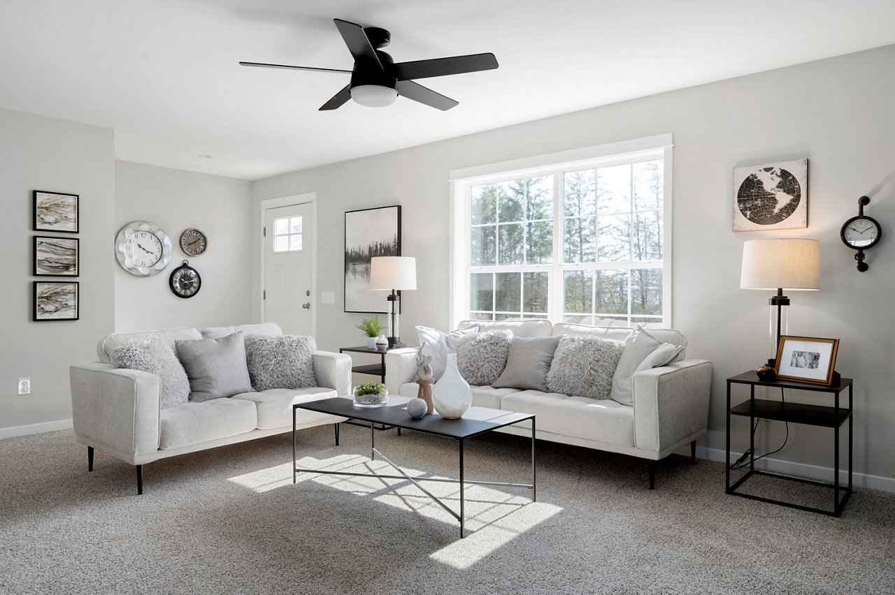 NE-610 Living Room