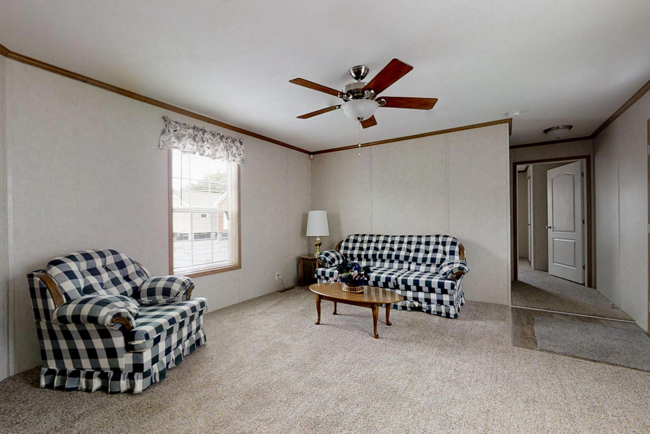 Northwood-F25206-Living-Room-2