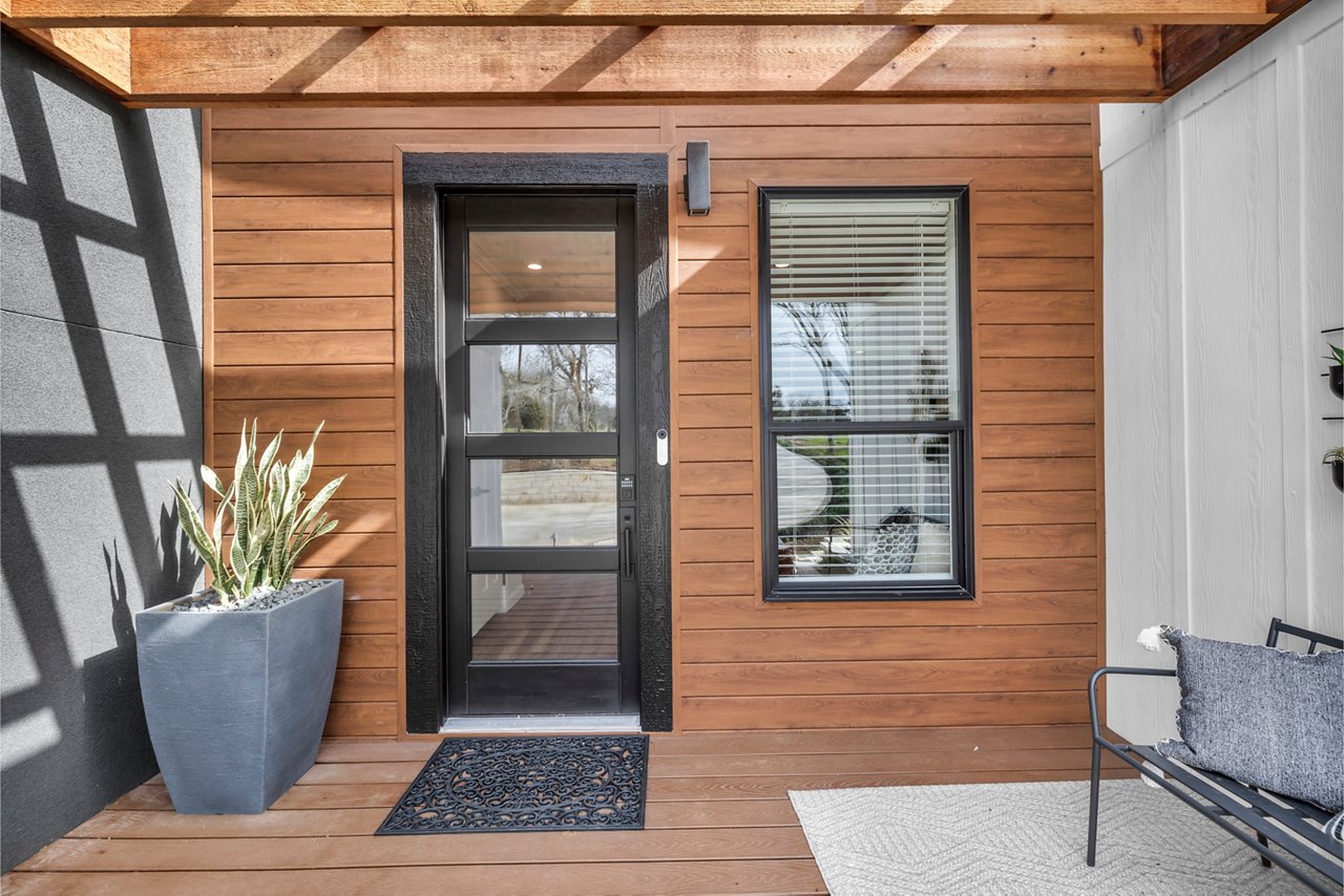 Oliva entry