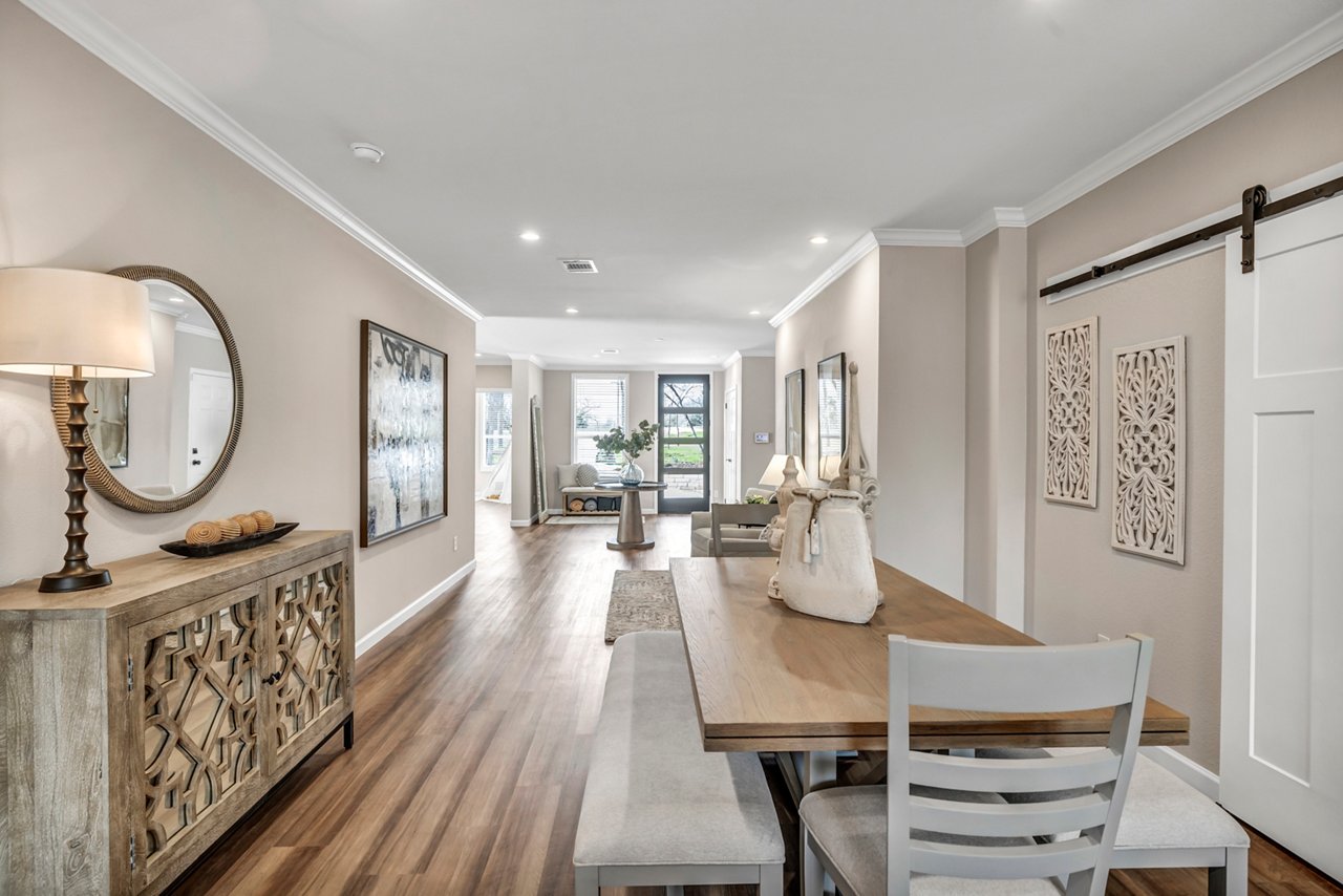 Olivia Dining Area