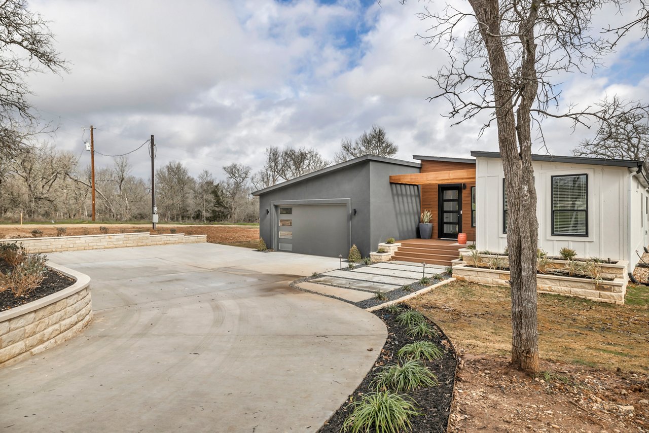 Olivia Exterior 03
