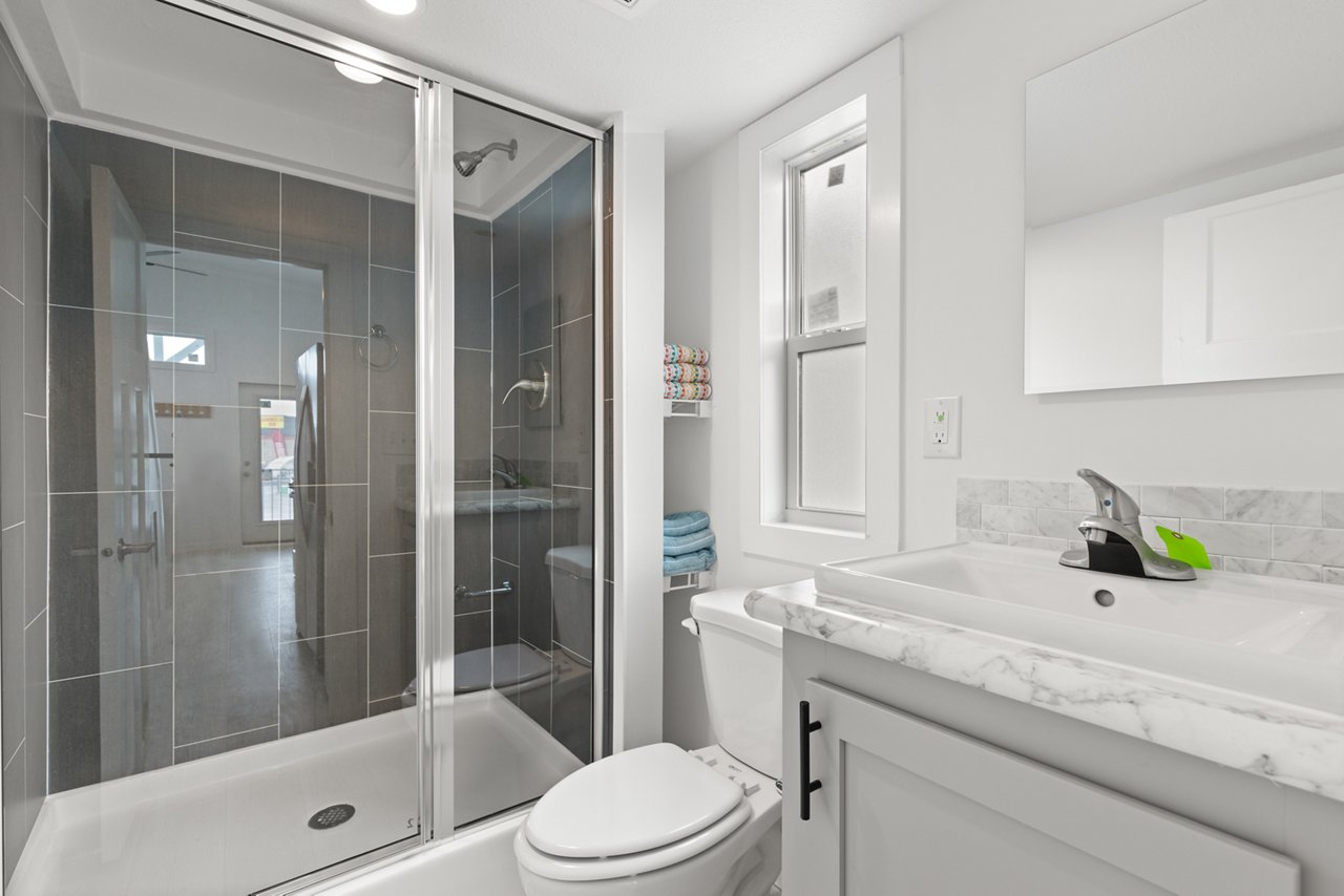 Park Model 4110 Bath