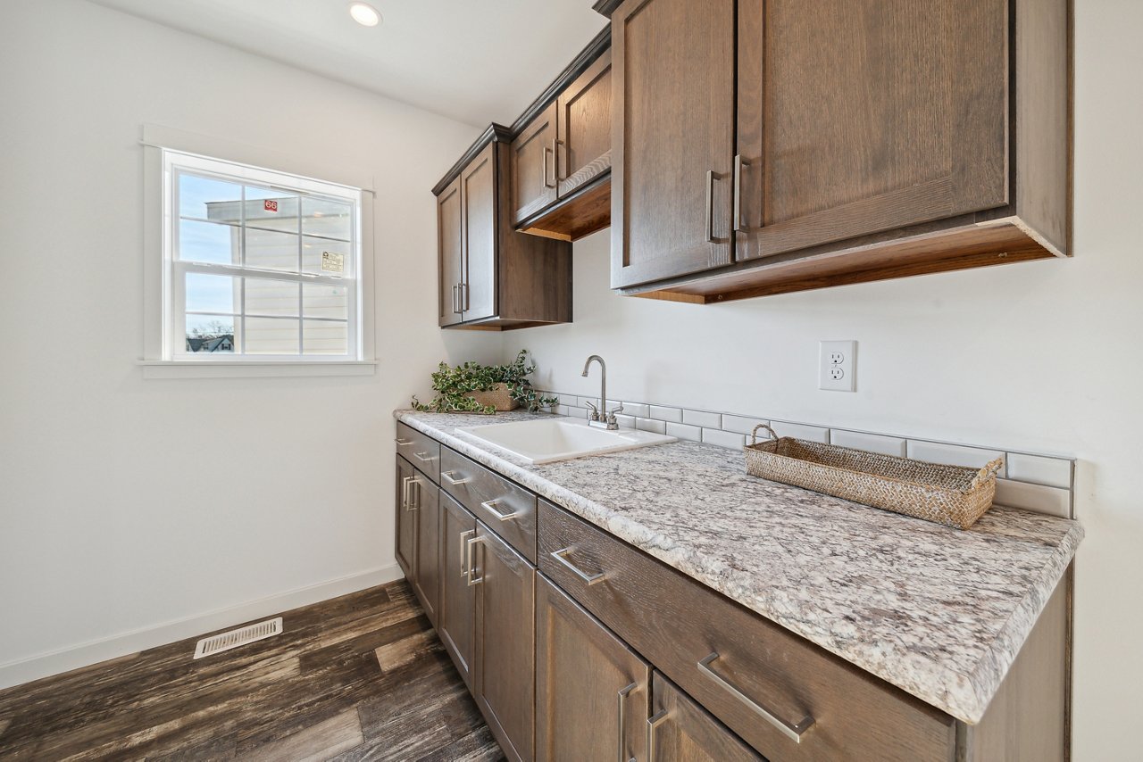 Pinot Utility Room 1