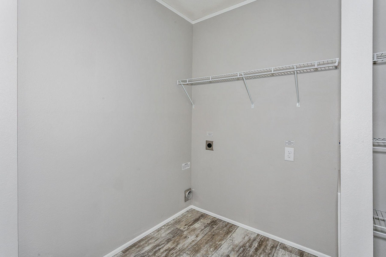 Prairie-Dune-8785-Laundry-Room-2