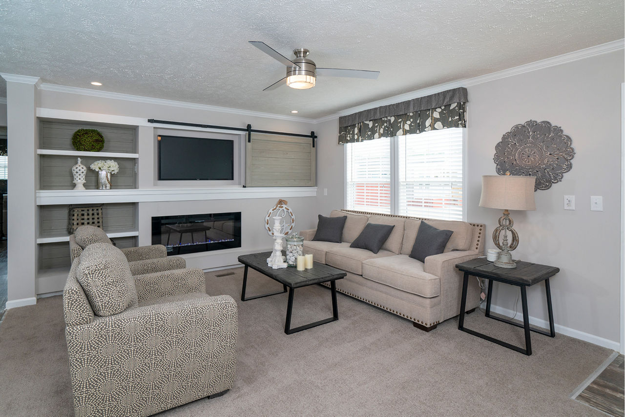 Spruce-Pine-2852-02-living-room2