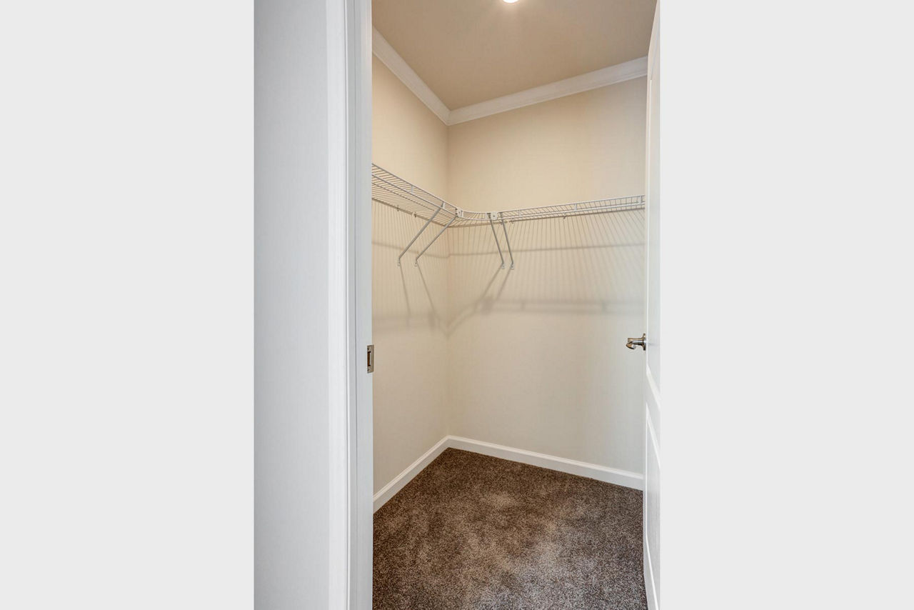 Sunwood-F569-Closet