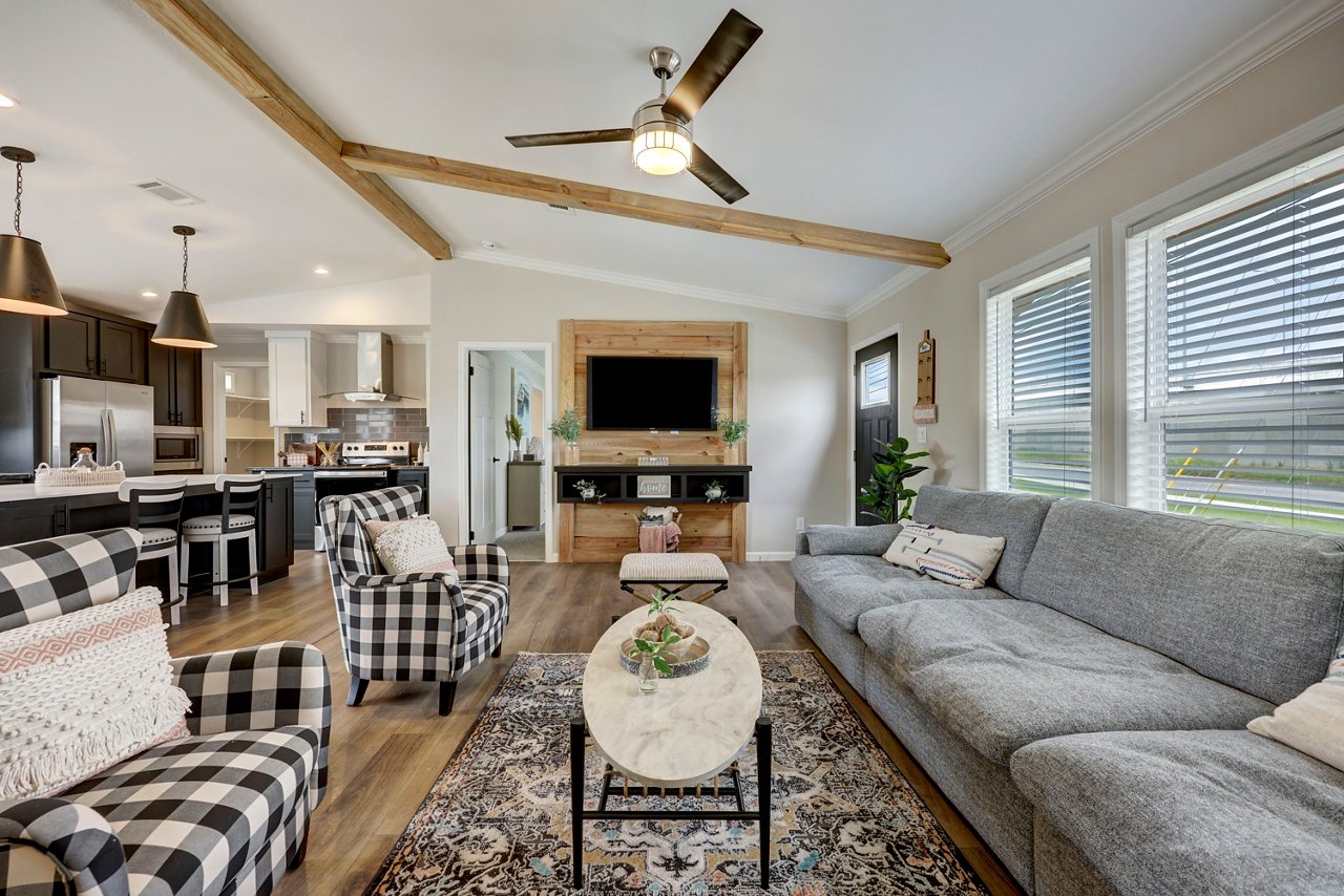 TE2864H Living Room 3