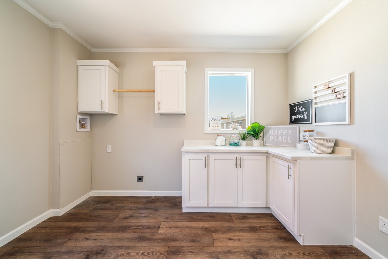 TE3260H32083 Laundry Room 1