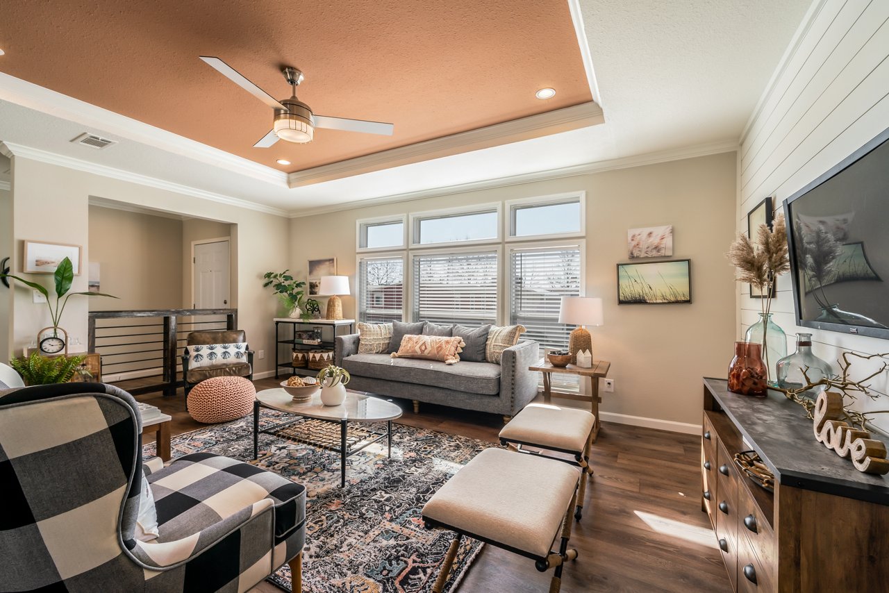 TE3260H32083 Living Room