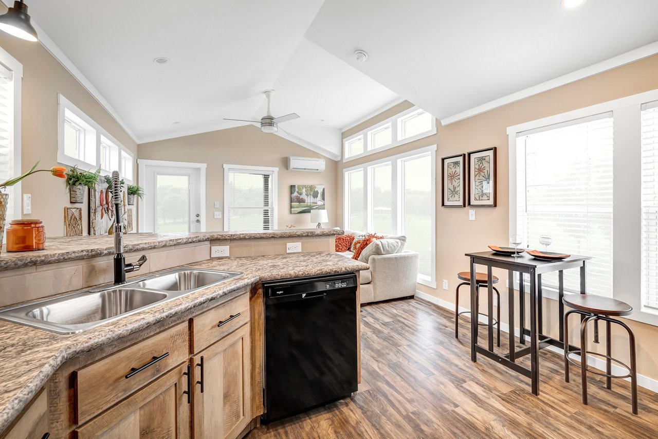 THS1448AV Kitchen