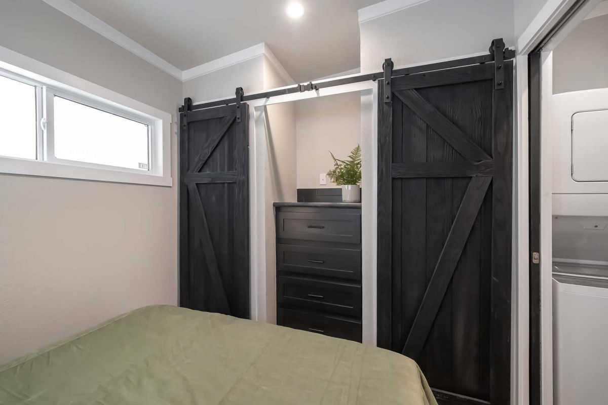 The Wedge / APS-536: The Wedge Primary Bedroom 2