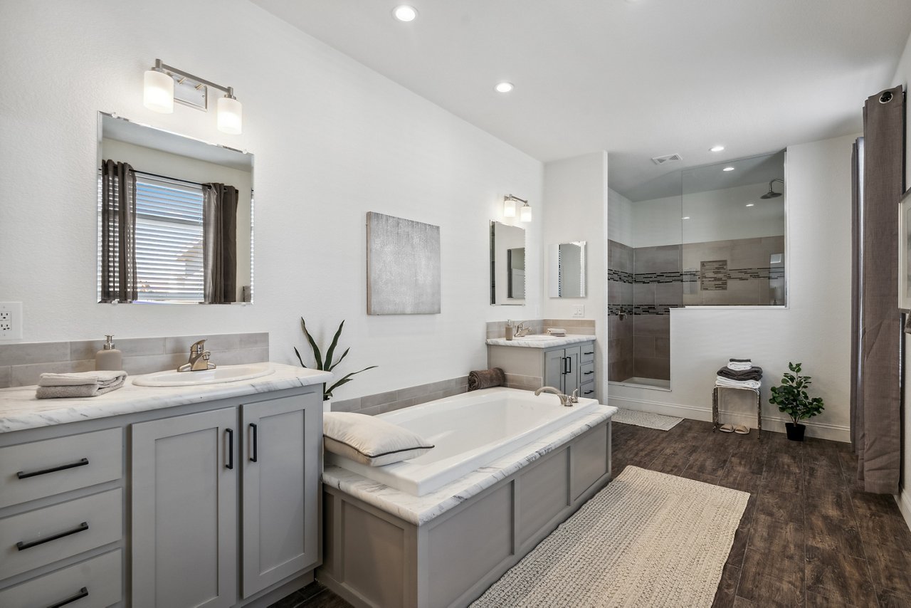 american freedom 3276hdz bathroom 01