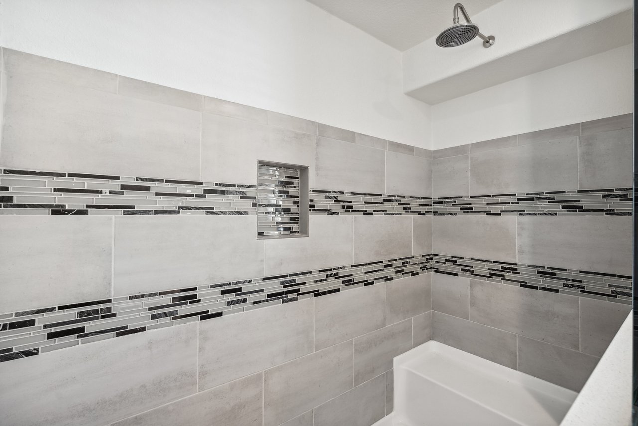 american freedom 3276hdz bathroom 03