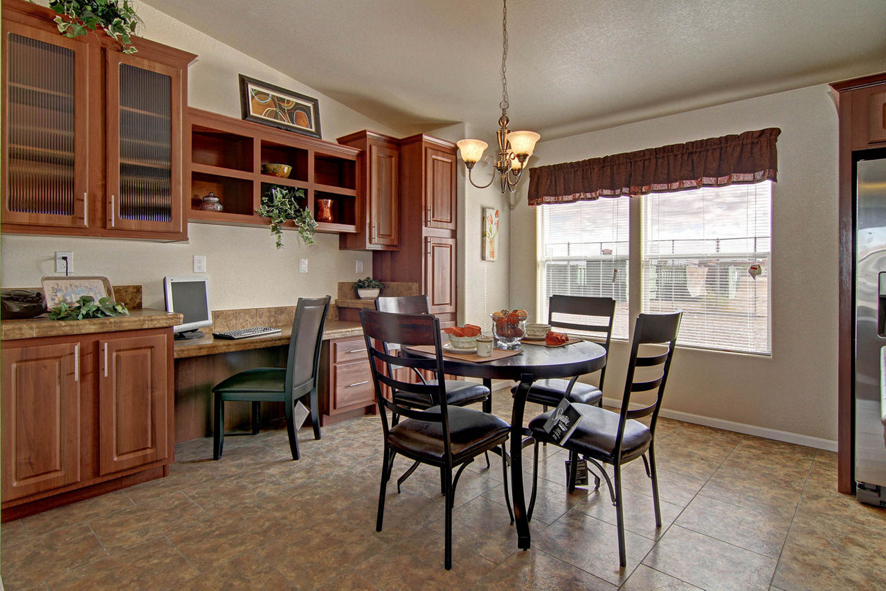 american-freedom-2856e-dining-room